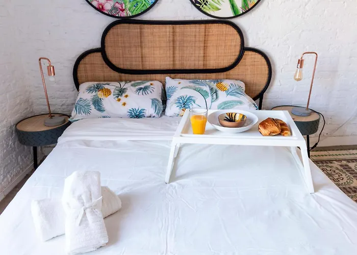 Enchanting 2 Bedroom Flat With Terrace Near Placa Espanya