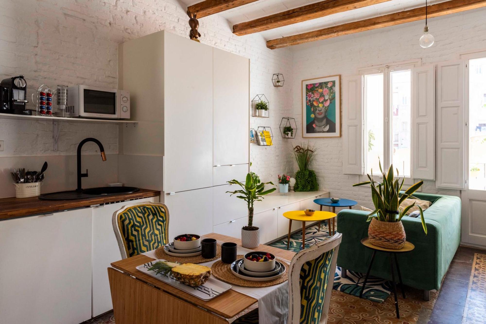 Appartamento Enchanting 2 Bedroom Flat With Terrace Near Placa Espanya