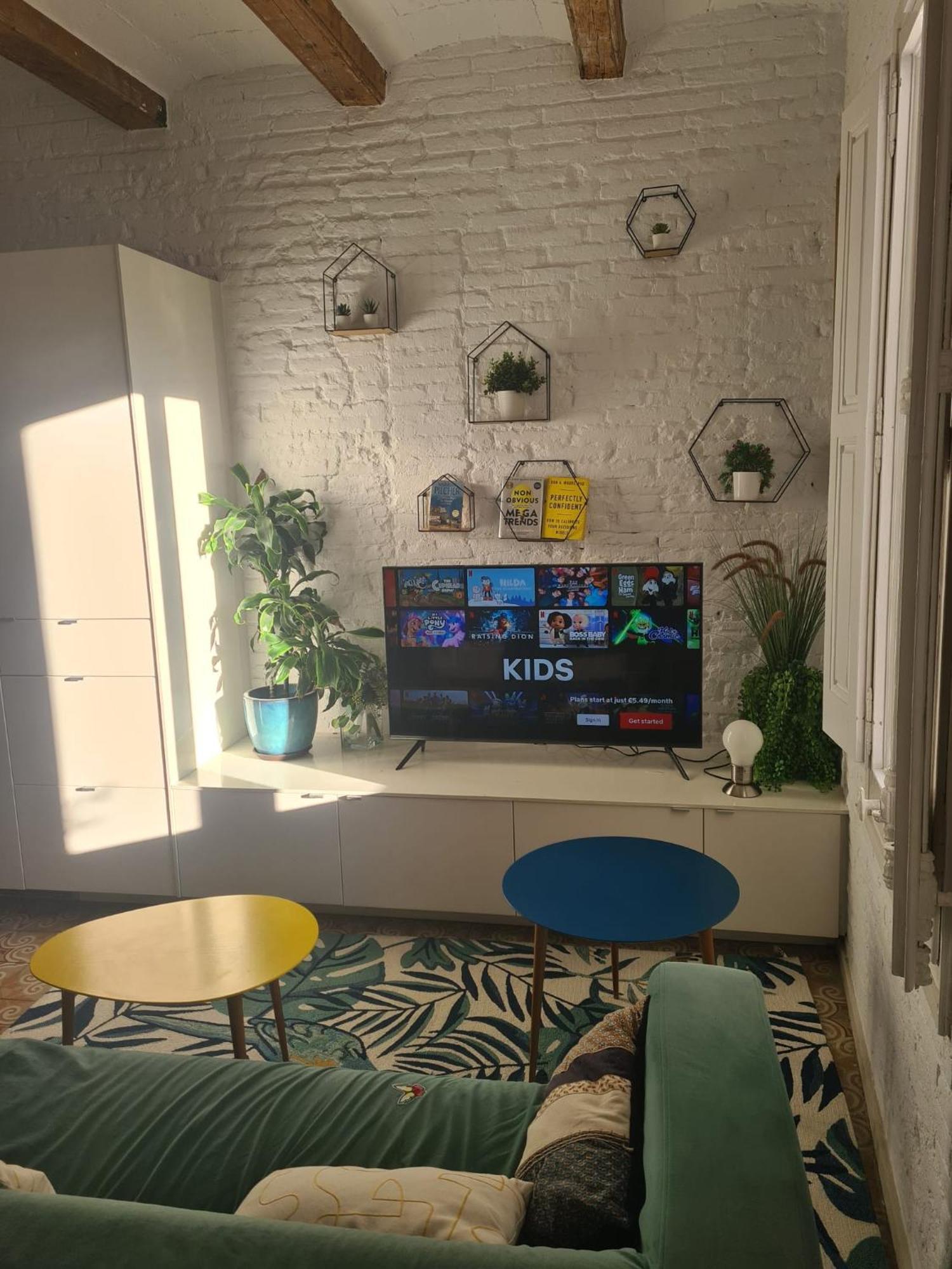 Appartamento Enchanting 2 Bedroom Flat With Terrace Near Placa Espanya *
