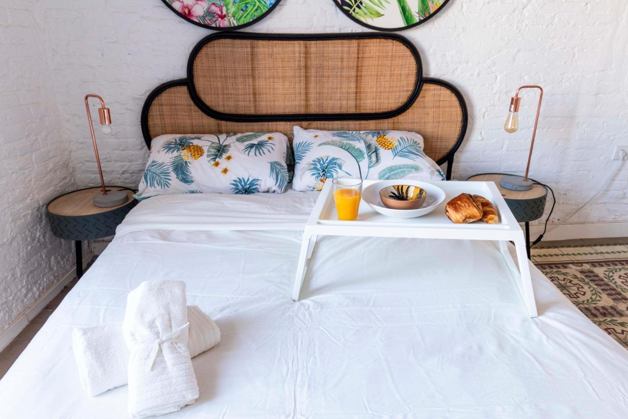 Apartament Enchanting 2 Bedroom Flat With Terrace Near Placa Espanya Barcelona